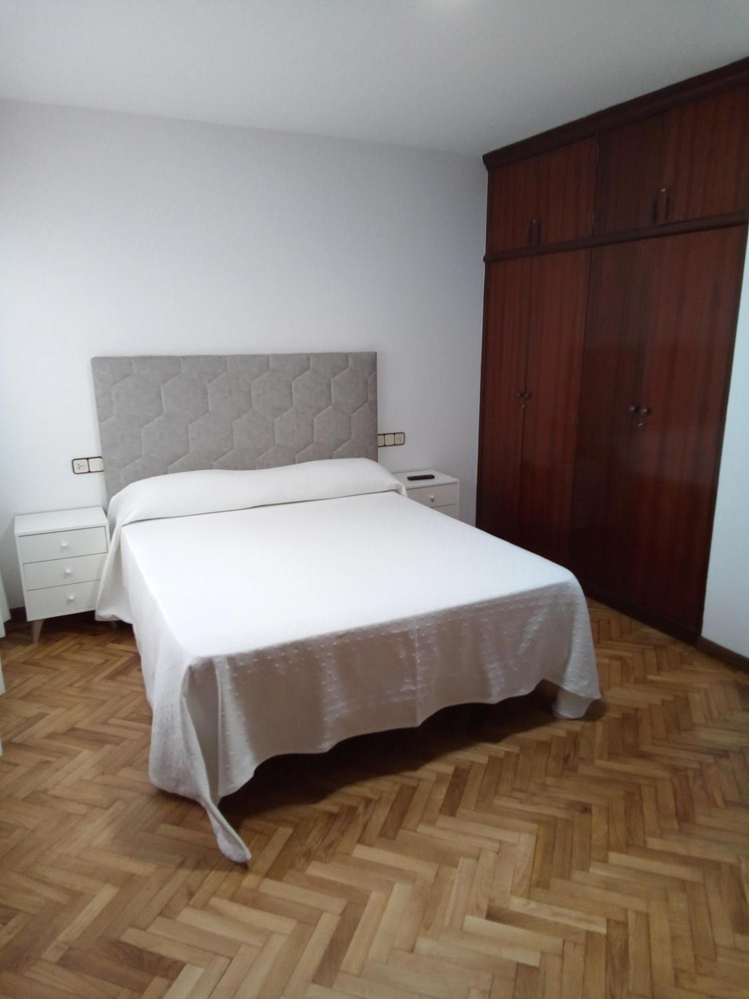 Pension La Plaza Betanzos Exterior photo