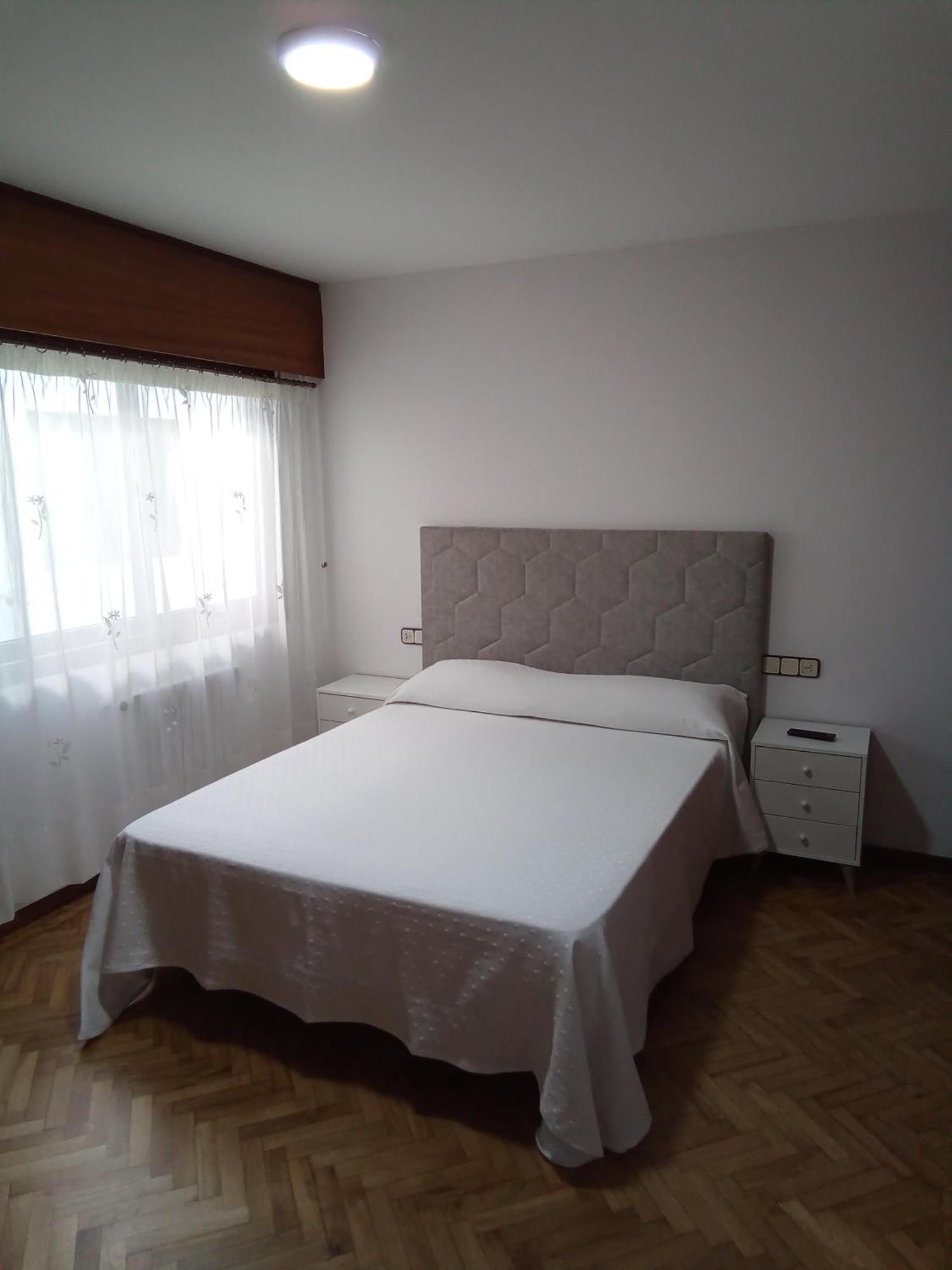 Pension La Plaza Betanzos Exterior photo