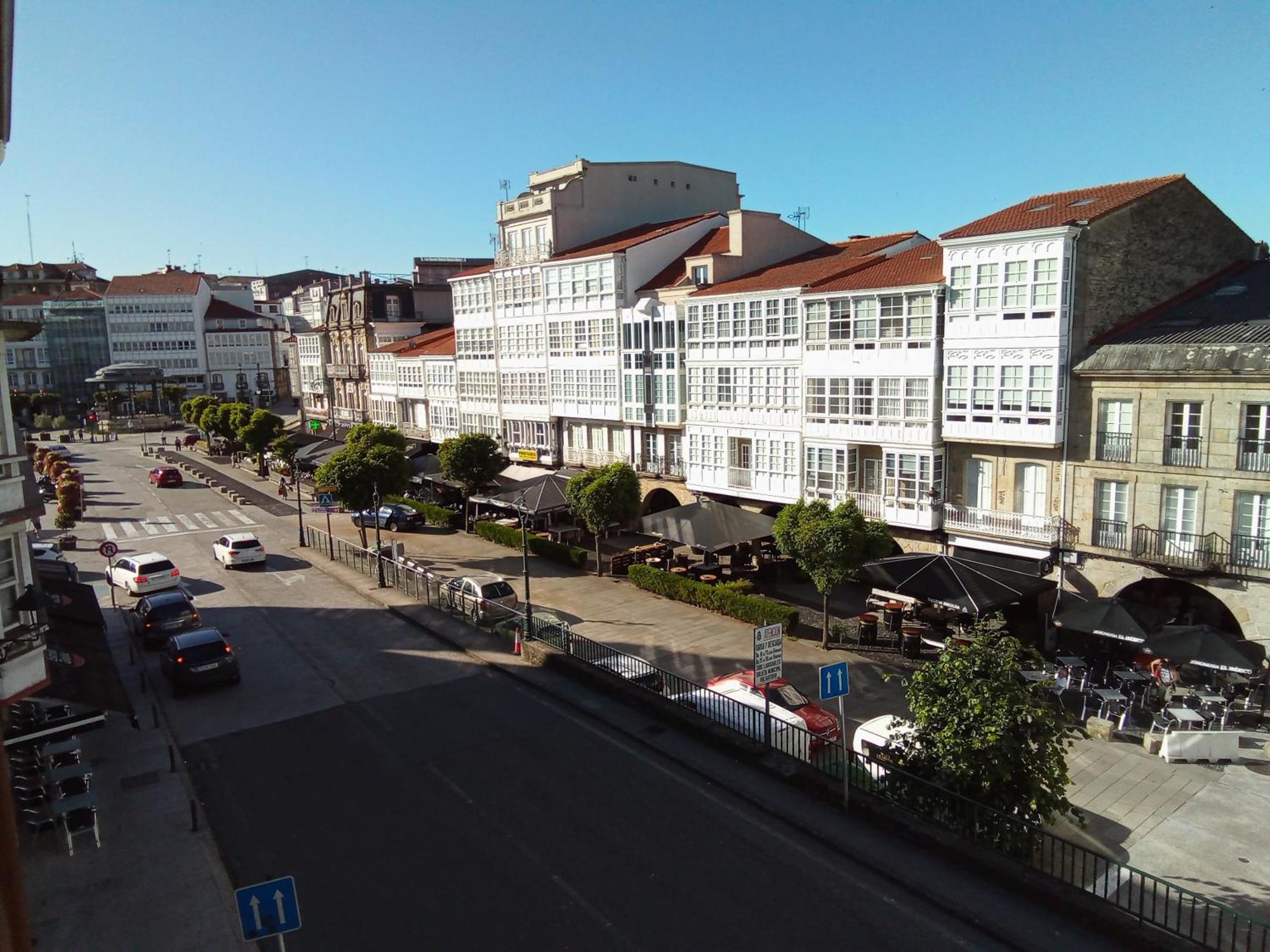 Pension La Plaza Betanzos Exterior photo