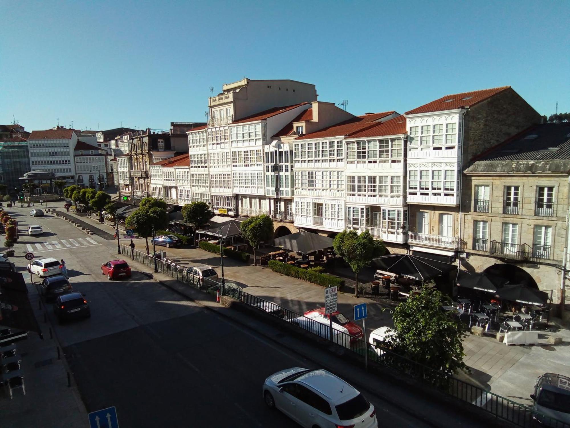 Pension La Plaza Betanzos Exterior photo