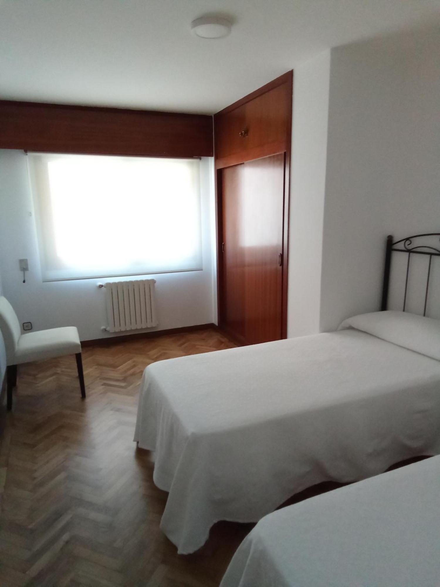 Pension La Plaza Betanzos Exterior photo