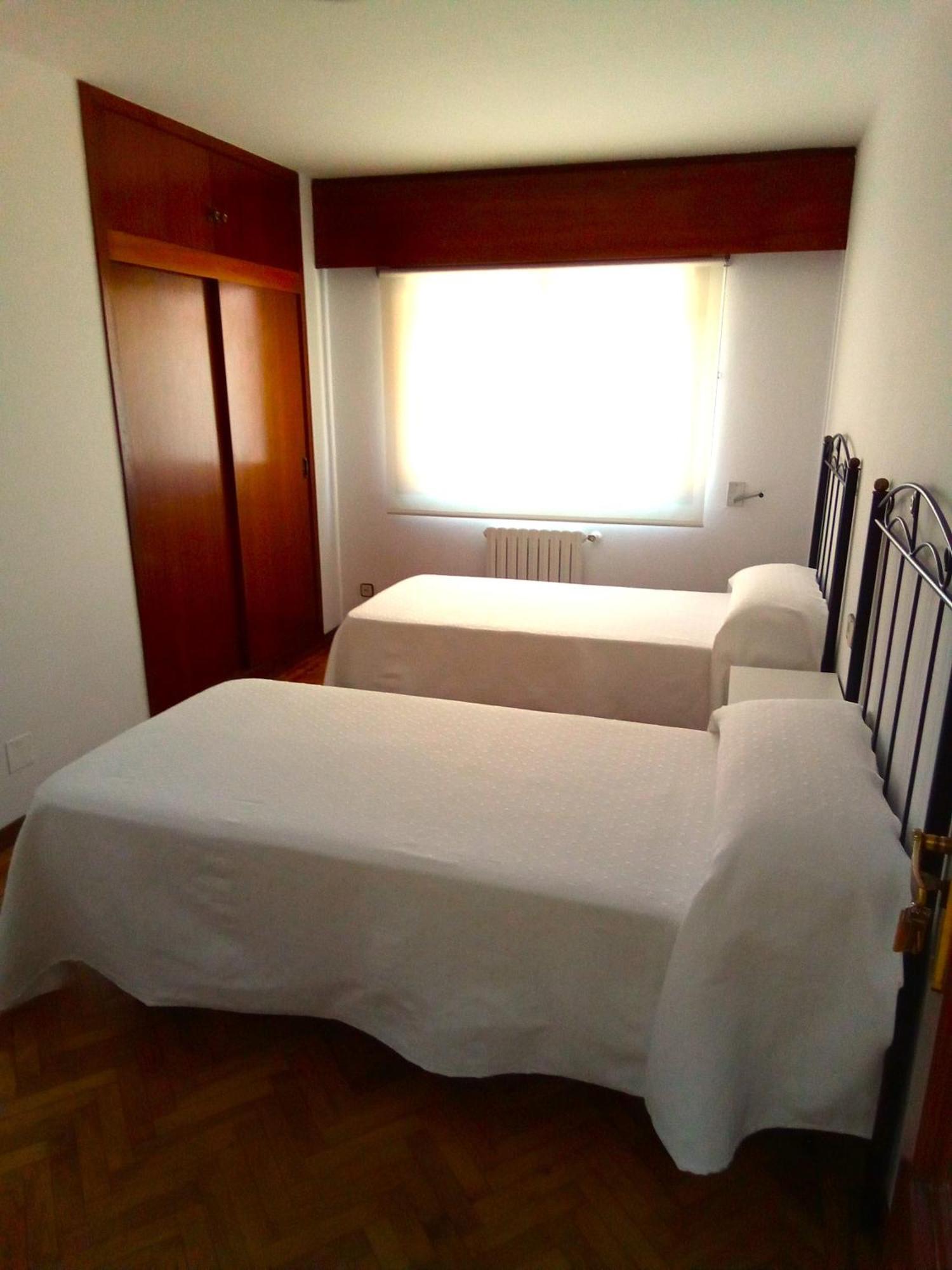 Pension La Plaza Betanzos Exterior photo